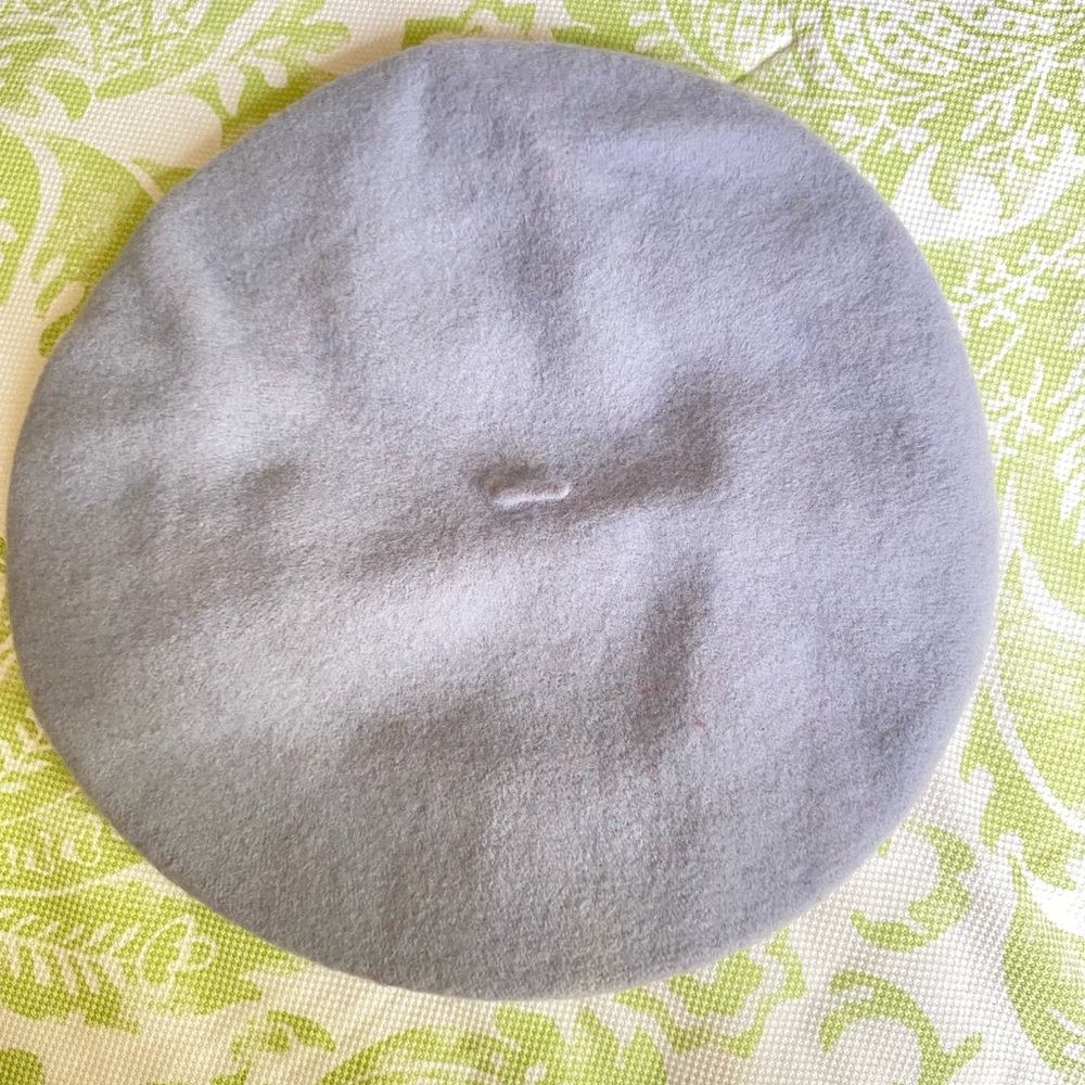 KNITWORKS 100% Wool Made in Hong Kong Gray Beret